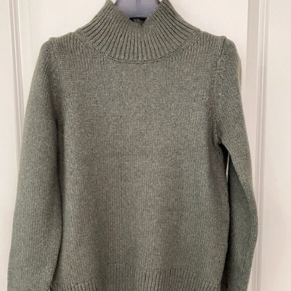 Ann Taylor Sweater - Picture 1 of 5
